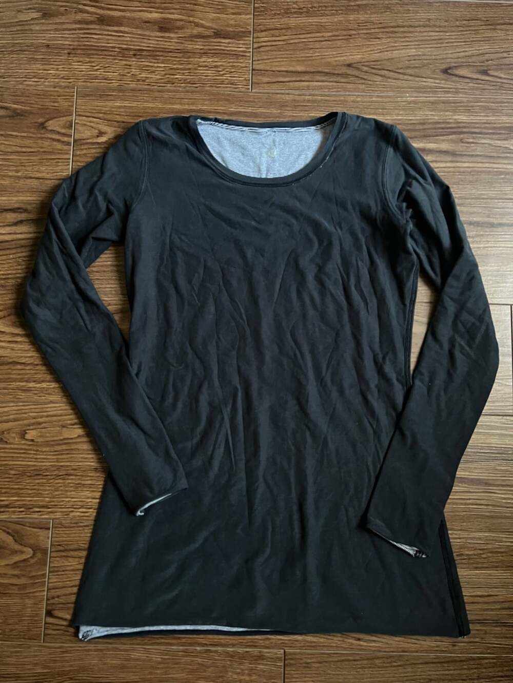 Lululemon Every Yogi Long Sleeve Top Black Striped Reversible Thumbholes size 8